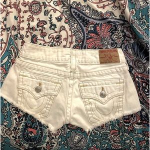 True religion white jean short size 25